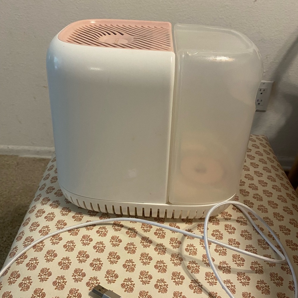 Canopy White and Pink Humidifier